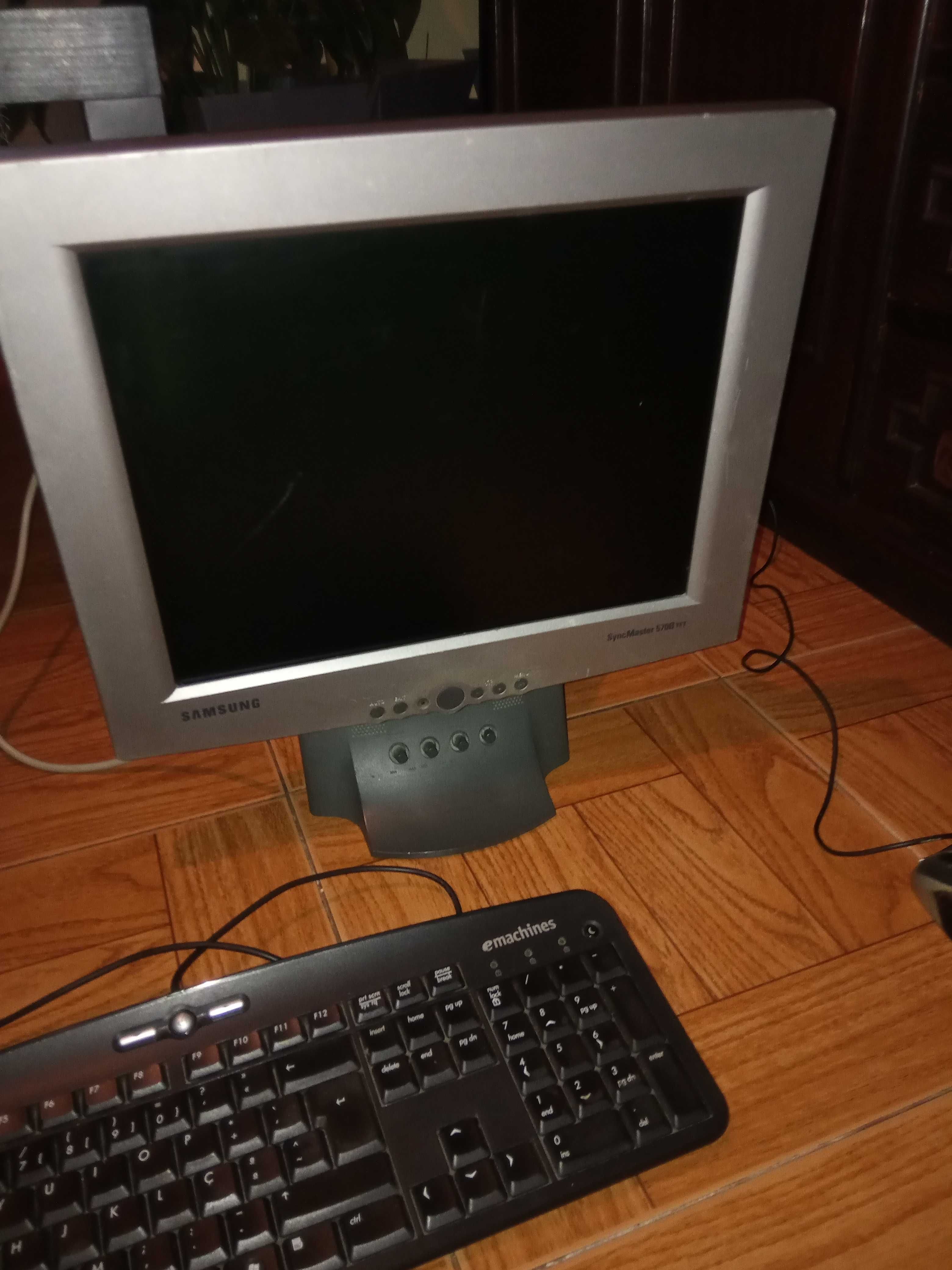 vendo ecra pc + teclado + rato