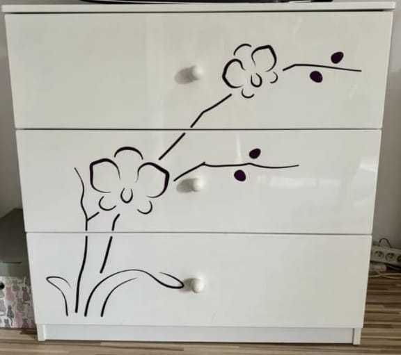 Zestaw mebli dziecięcych dla dziewczynki