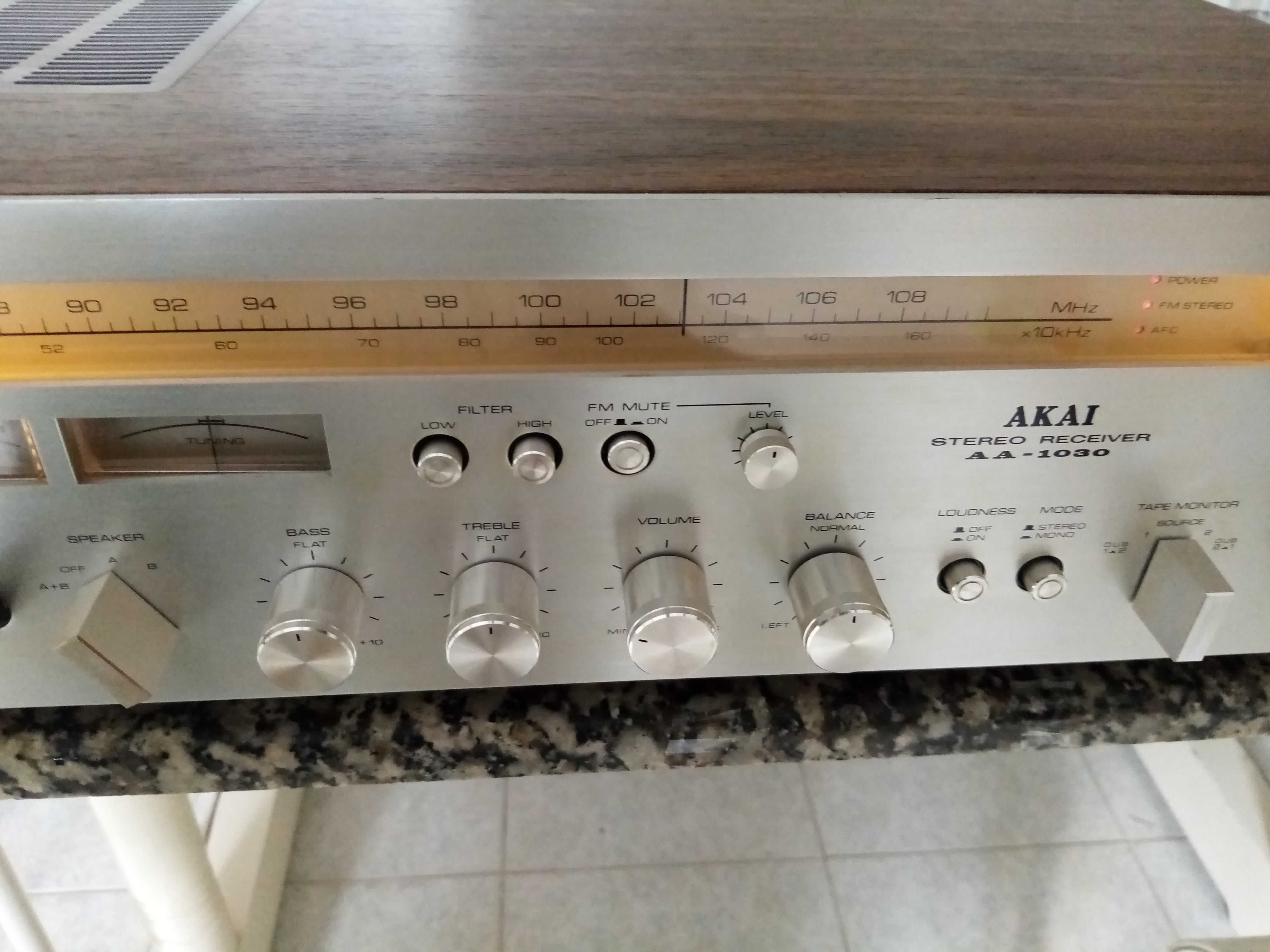 AKAI AA 1030 Amplificador Reciver Muito Bom