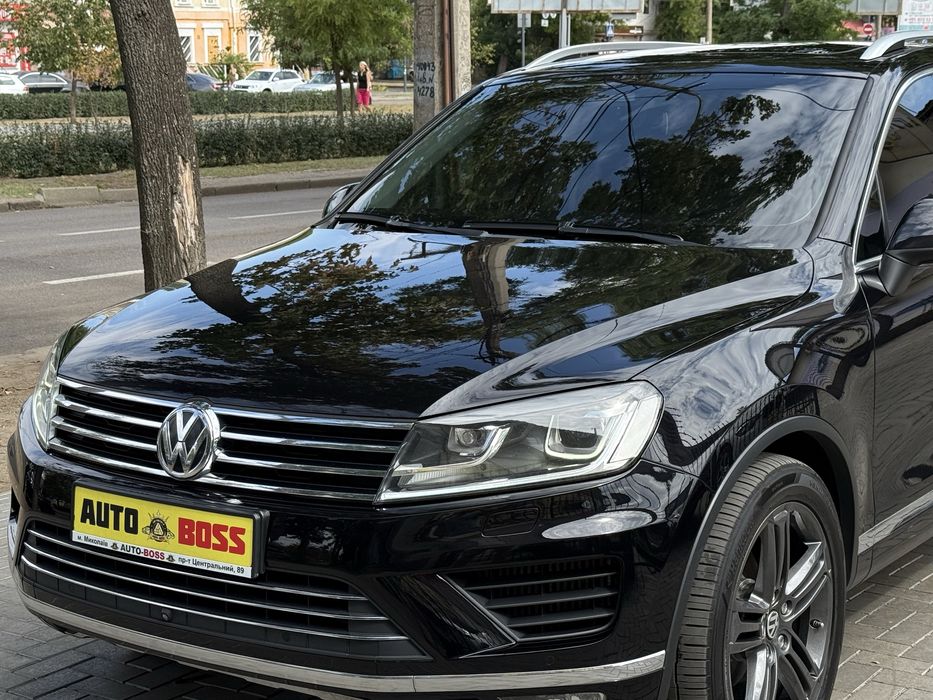 Volkswagen Touareg 2016 год, пневмо, целый, топ комплектация!
