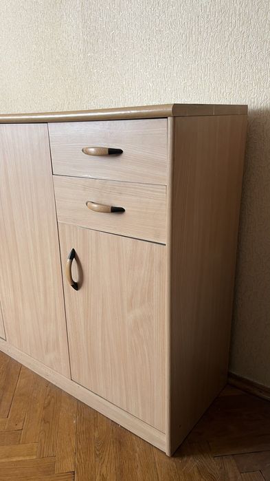 Продам комод світлого кольору