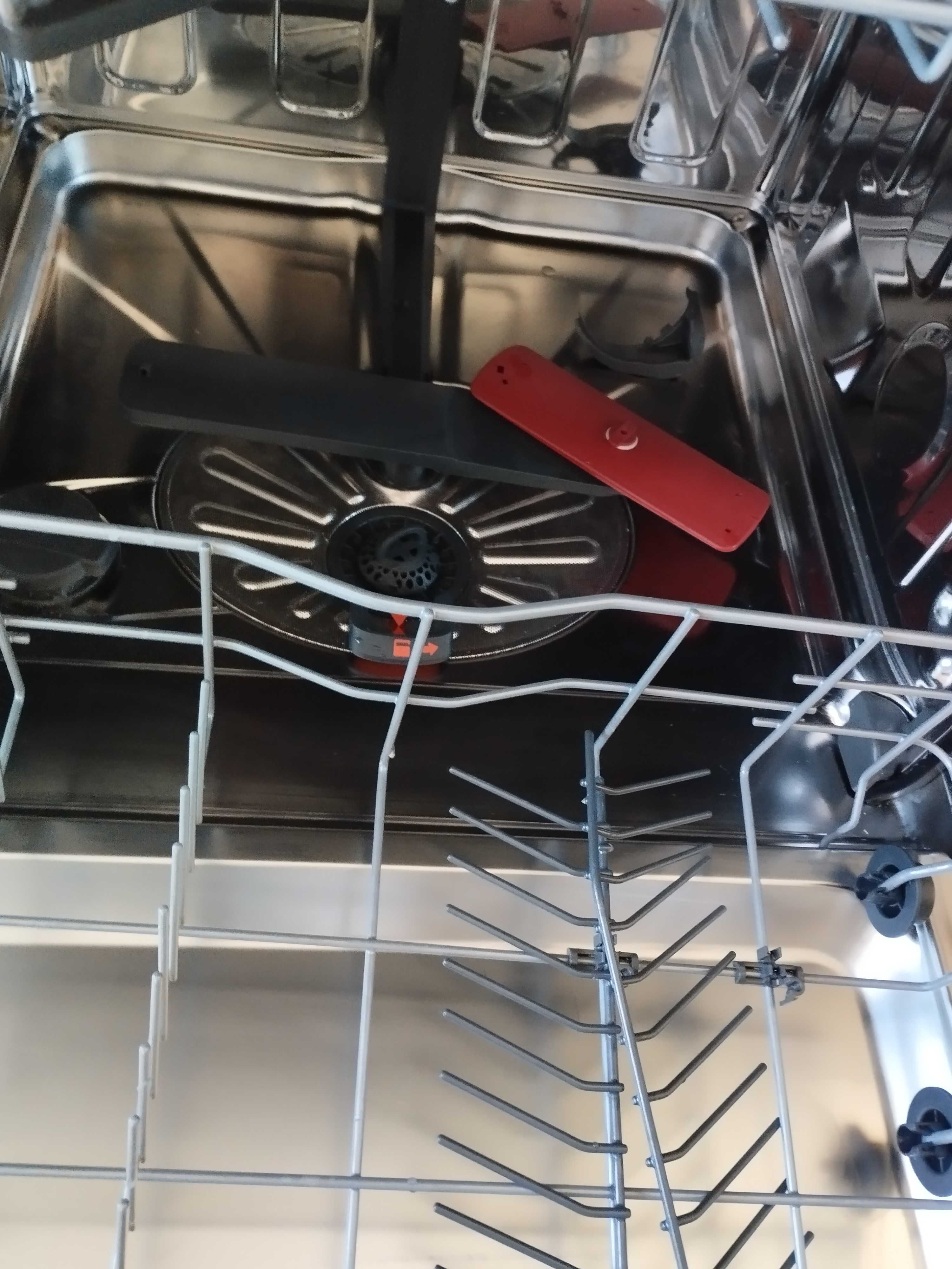 Máquina de lavar Loiça AEG AirDry ( modelo FFB63700PM)