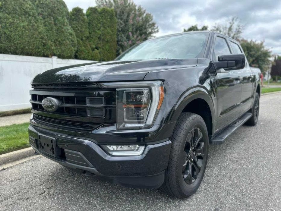 Ford F-150 Lariat SuperCrew      2022