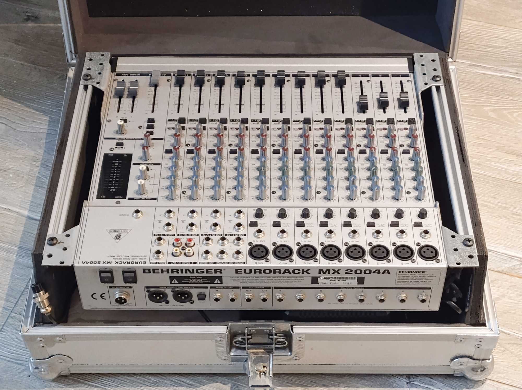 Mikser Behringer Eurorack MX 2004A + Case