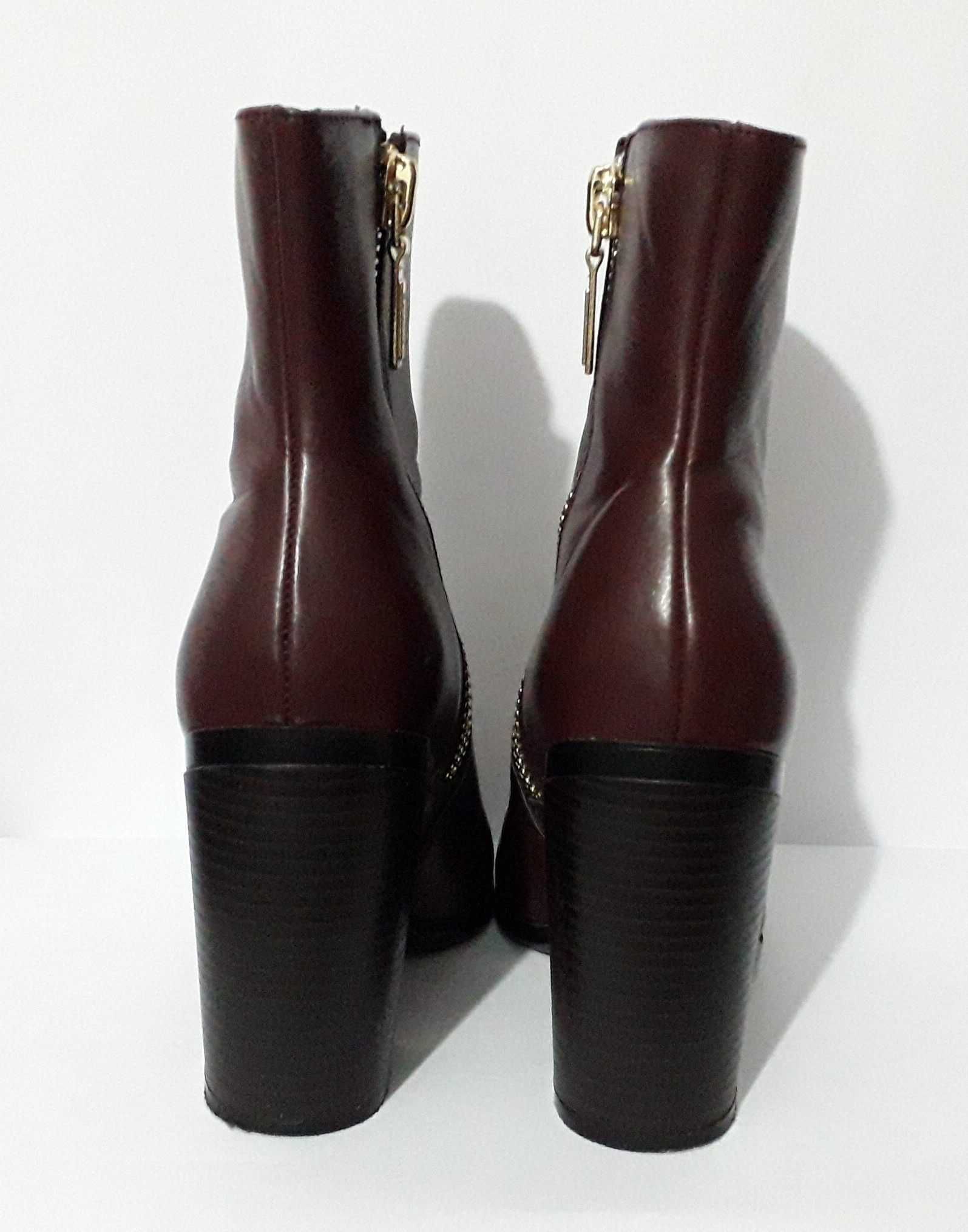 Botins de salto cor beringela da Bershka Tam: 36