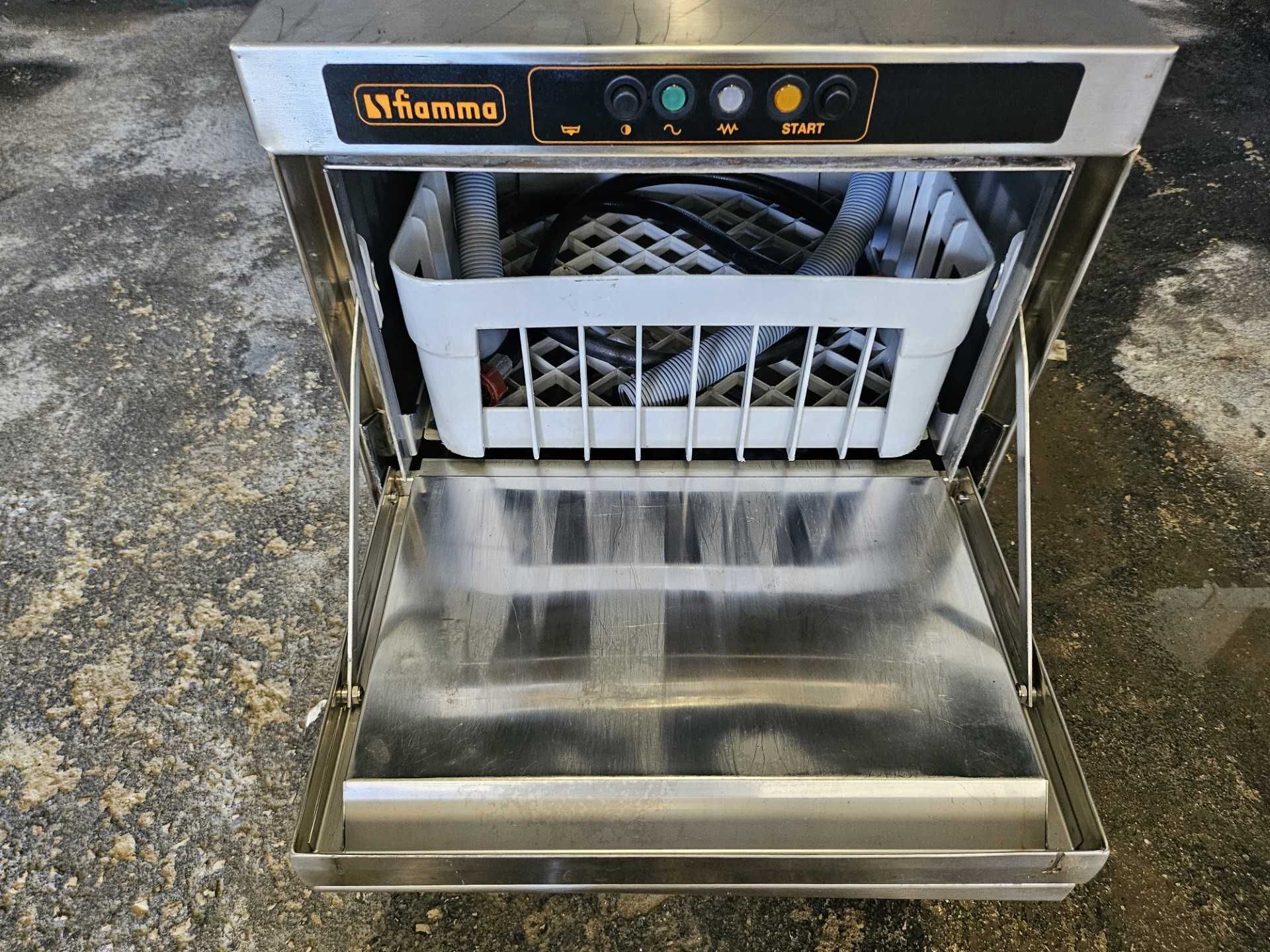 Máquina de lavar loiça para cafetaria