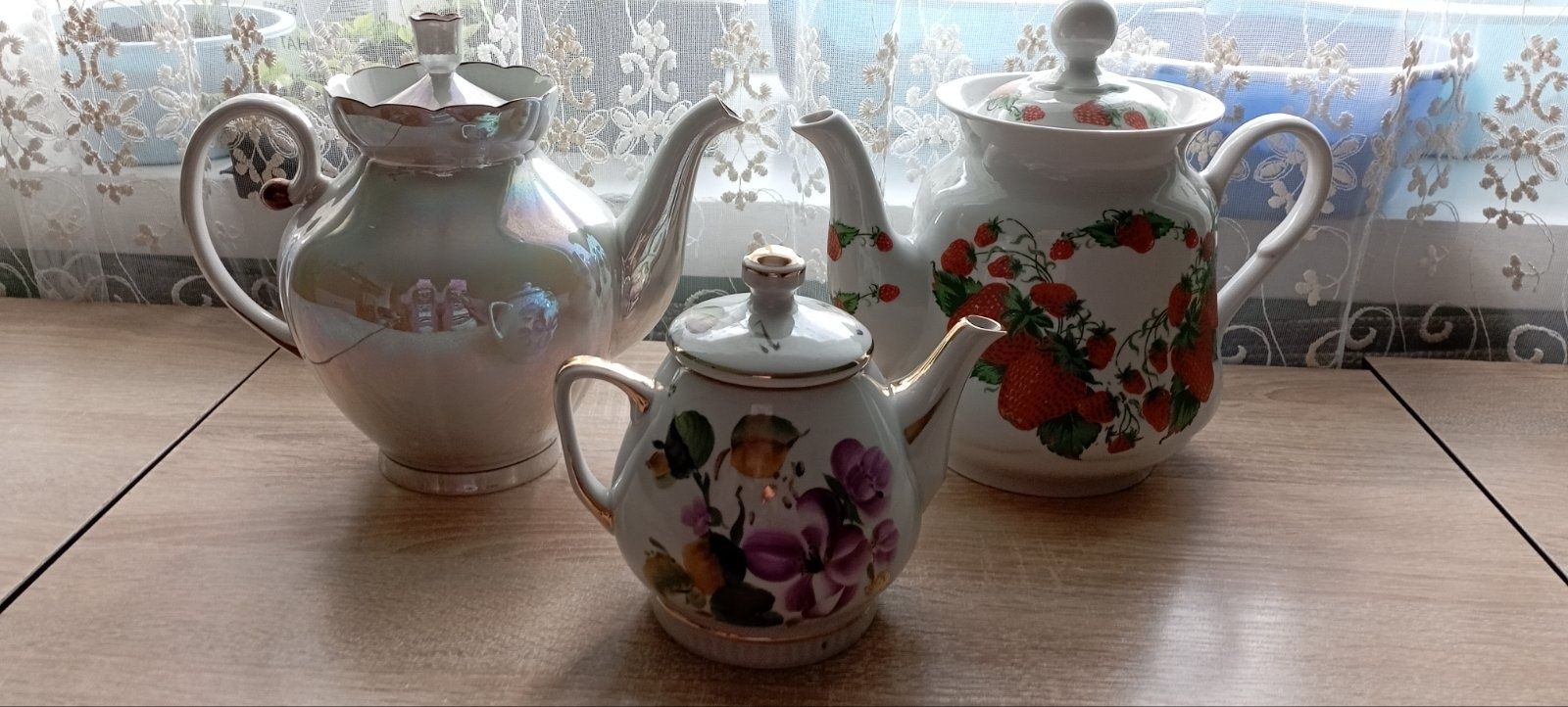 чайники времён СССР
- чайник наливной (2 литра) с клубникой