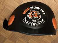 Plastron e cinto da Tiger  Muay Thai usado duas vezes