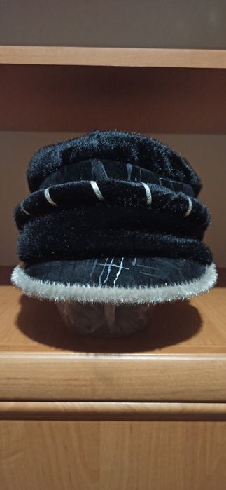 Продам женскую шапку.