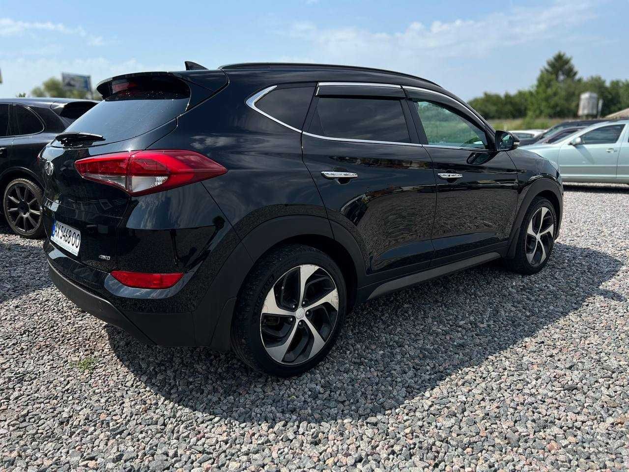 Hyundai Tucson 2015  2.0 бензин