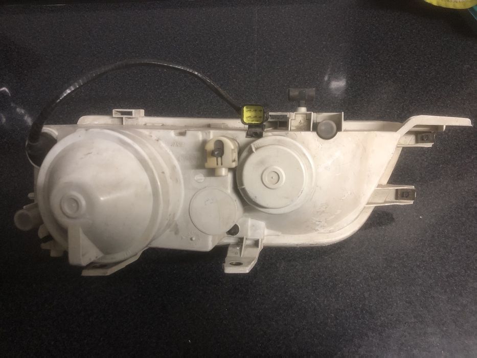 Farol Frontal Direita - Rover 416