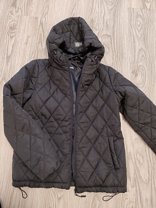 Жіноча куртка як нова