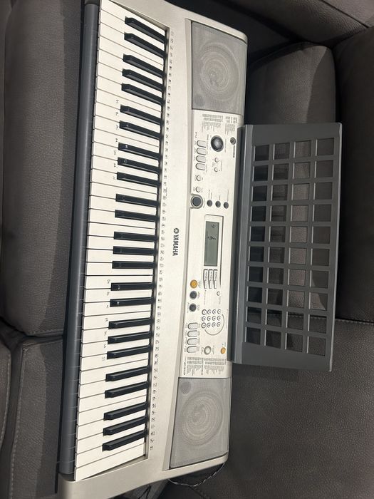 Teclado Yamaha PSR E 313