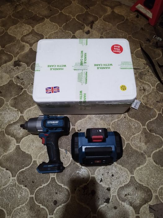 Zestaw erbauer klucz udarowy, lampa, głośnik,bateria, ladowarka