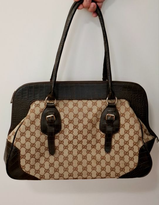 Сумка з логотипом Gucci  велика дуже красива