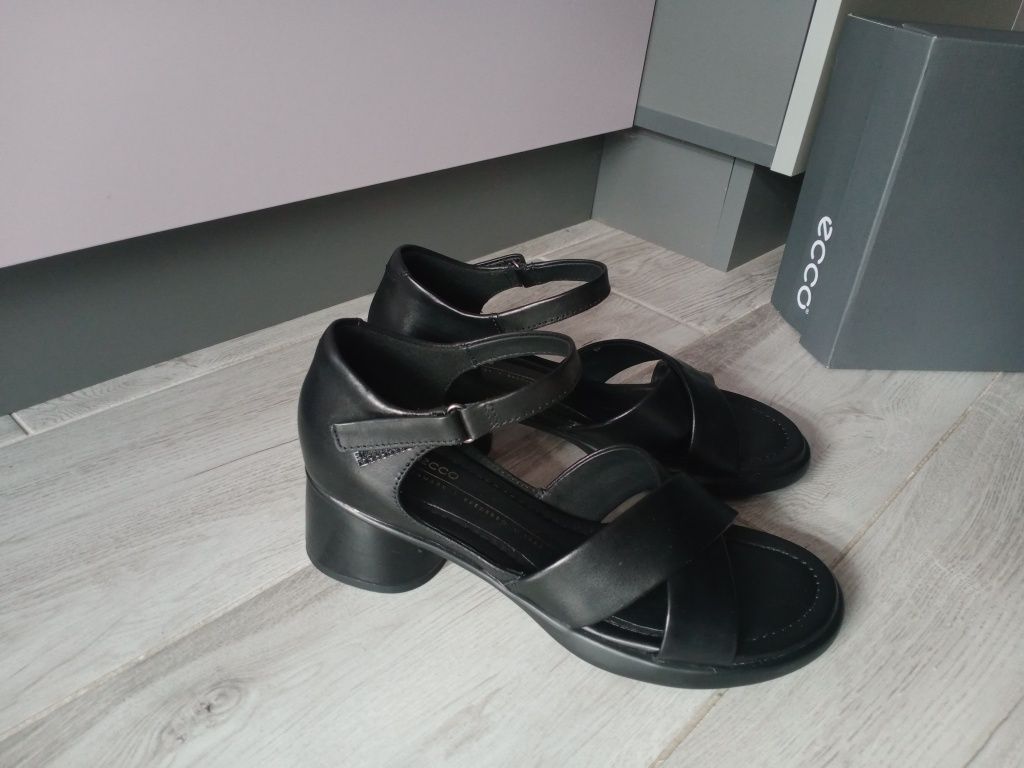 Sandałki damskie Ecco Sculpted Sandal LX 35 rozm. 37