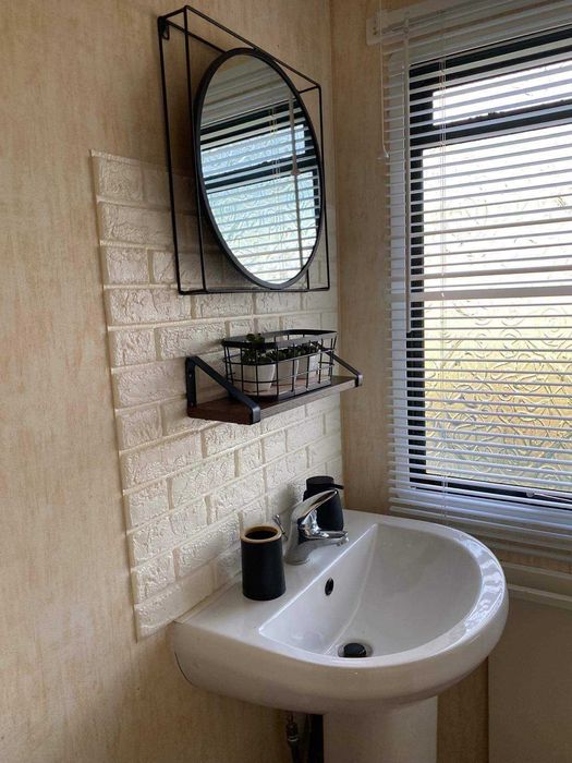 Domek nad jeziorem Ublik Wyszowate linia brzegowa pomost łódka