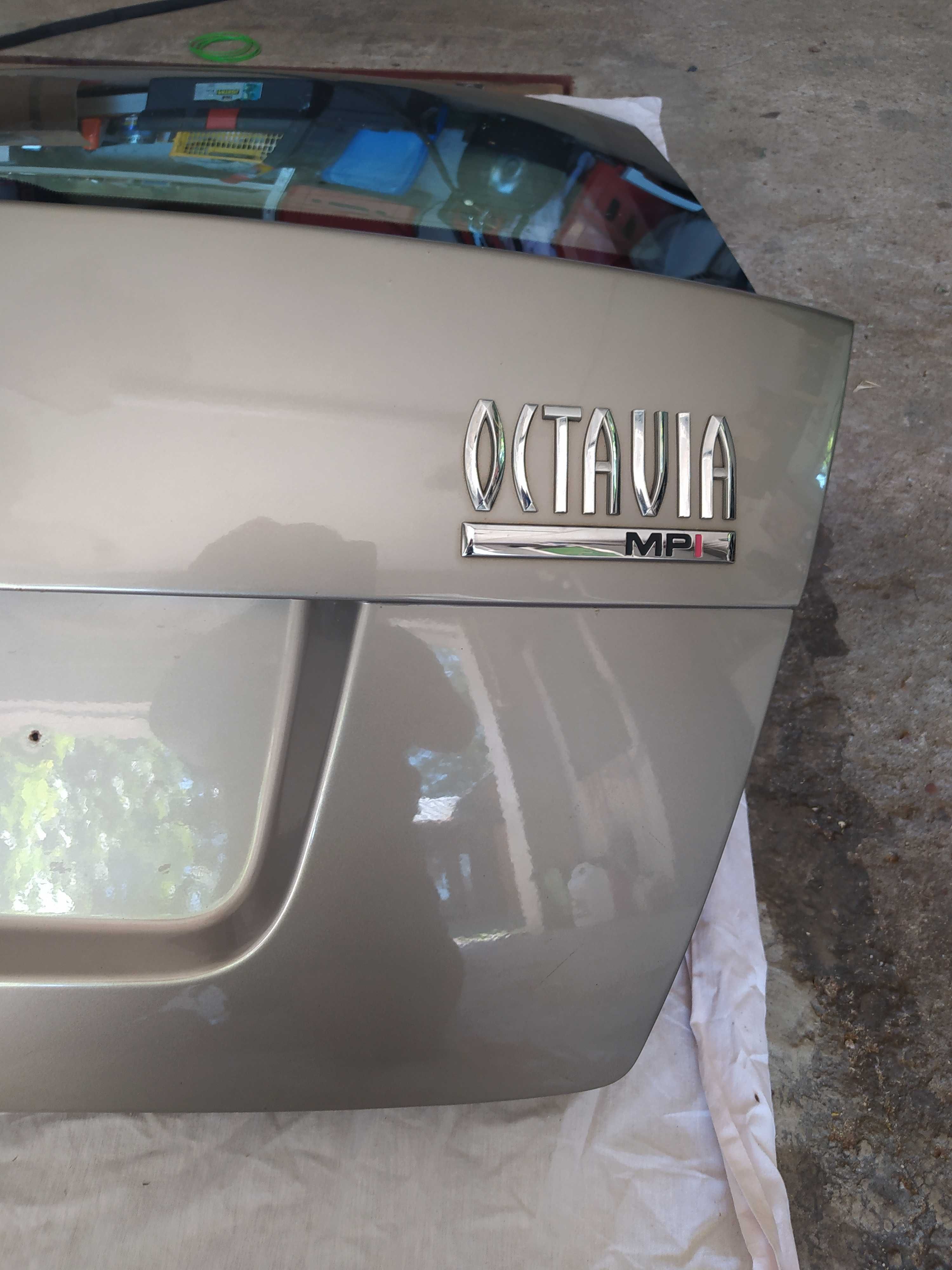 Klapa bagażnika Skoda Octavia 2