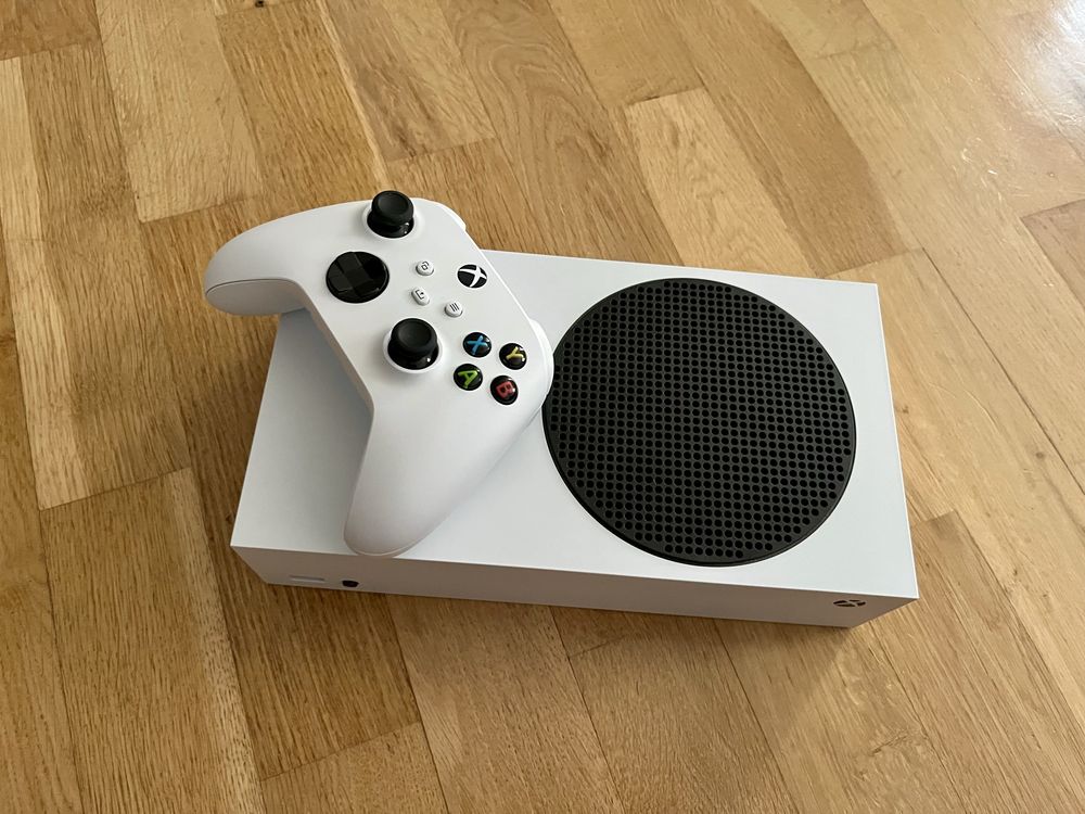 Xbox Series S 512GB + Pad + Game pass 3 mc