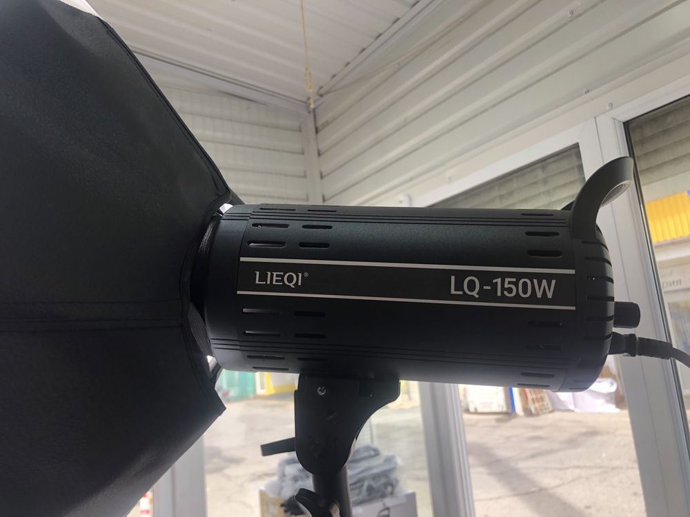 Лампа видеосвет LQ-150W