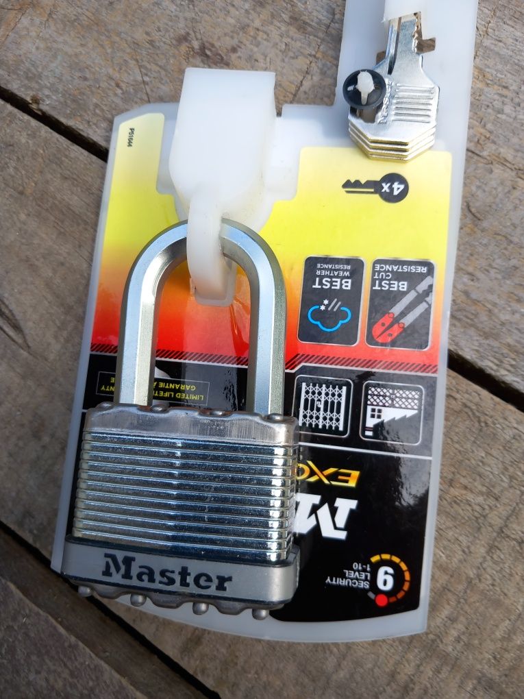 Kłódka M5EURDLF 50mm - BOR/38mmOCT - 8mm MasterLock