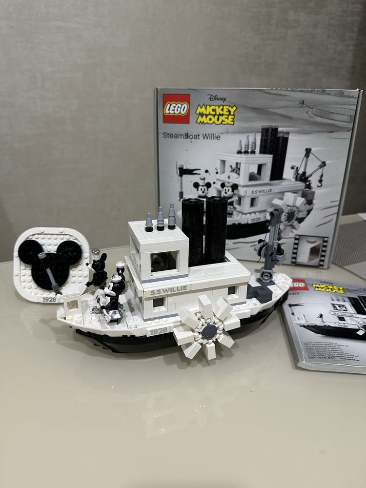 Конструктор Lego 21317 Disney Steamboat Willie Пароплавчик Віллі