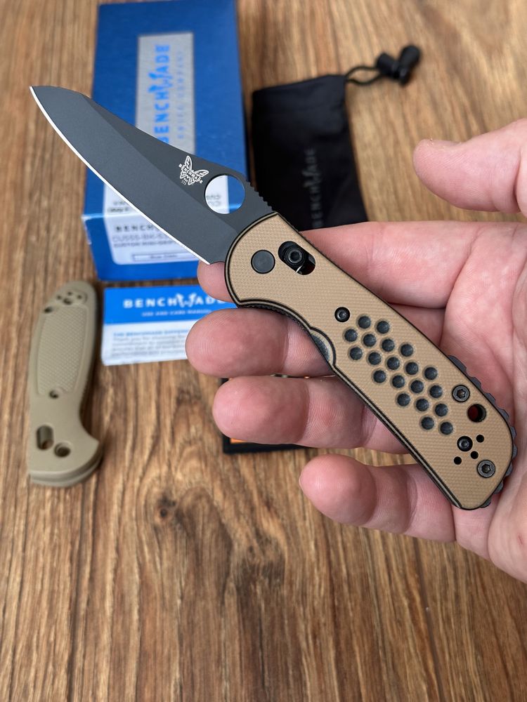 Benchmade CU555-BK-S30V Custom Mini-Griptilian Wilkins Grip