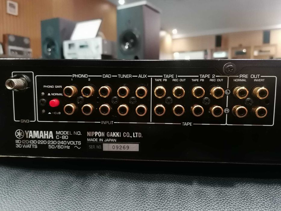 YAMAHA - C-80 (PRÉ-AMP)