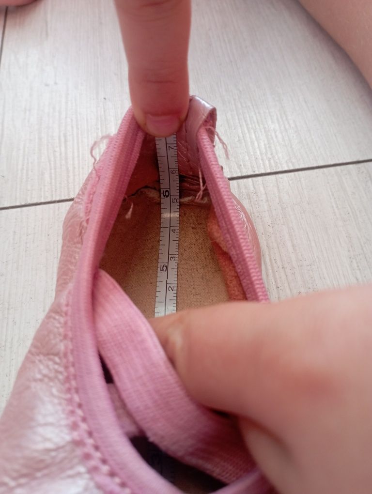 Oddam za 5 zł skórzane baletki rozmiar 24/25