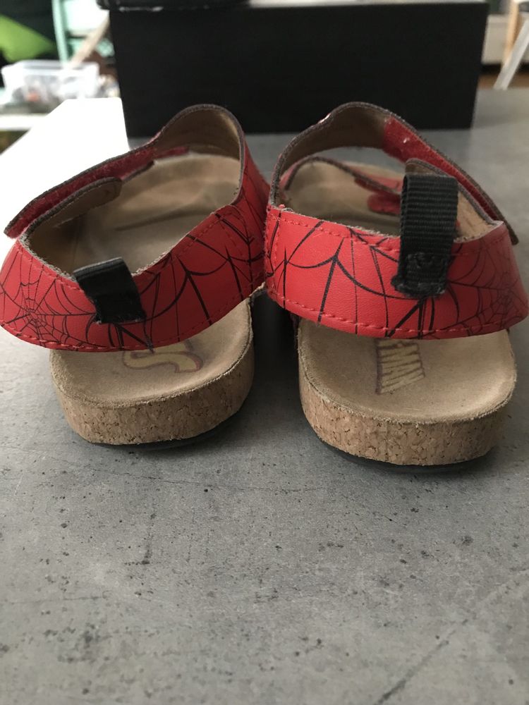 Sadałki sandały Spiderman H&M na rzepy  29 18-18,5 wkladka