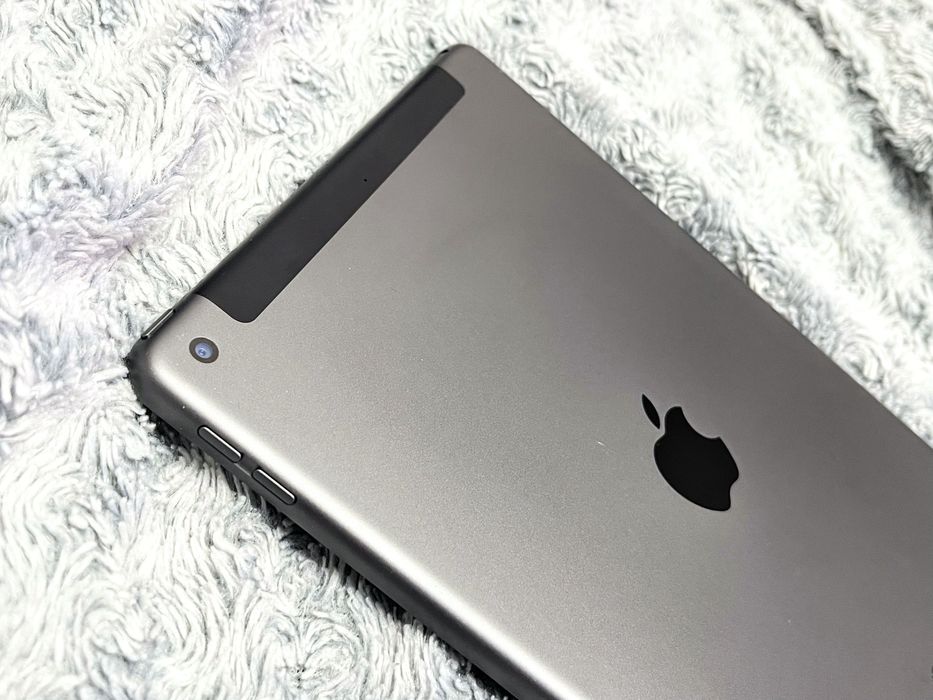 IPad 9 (64 gb) LTE, шикарное состояние + стекло! А2603