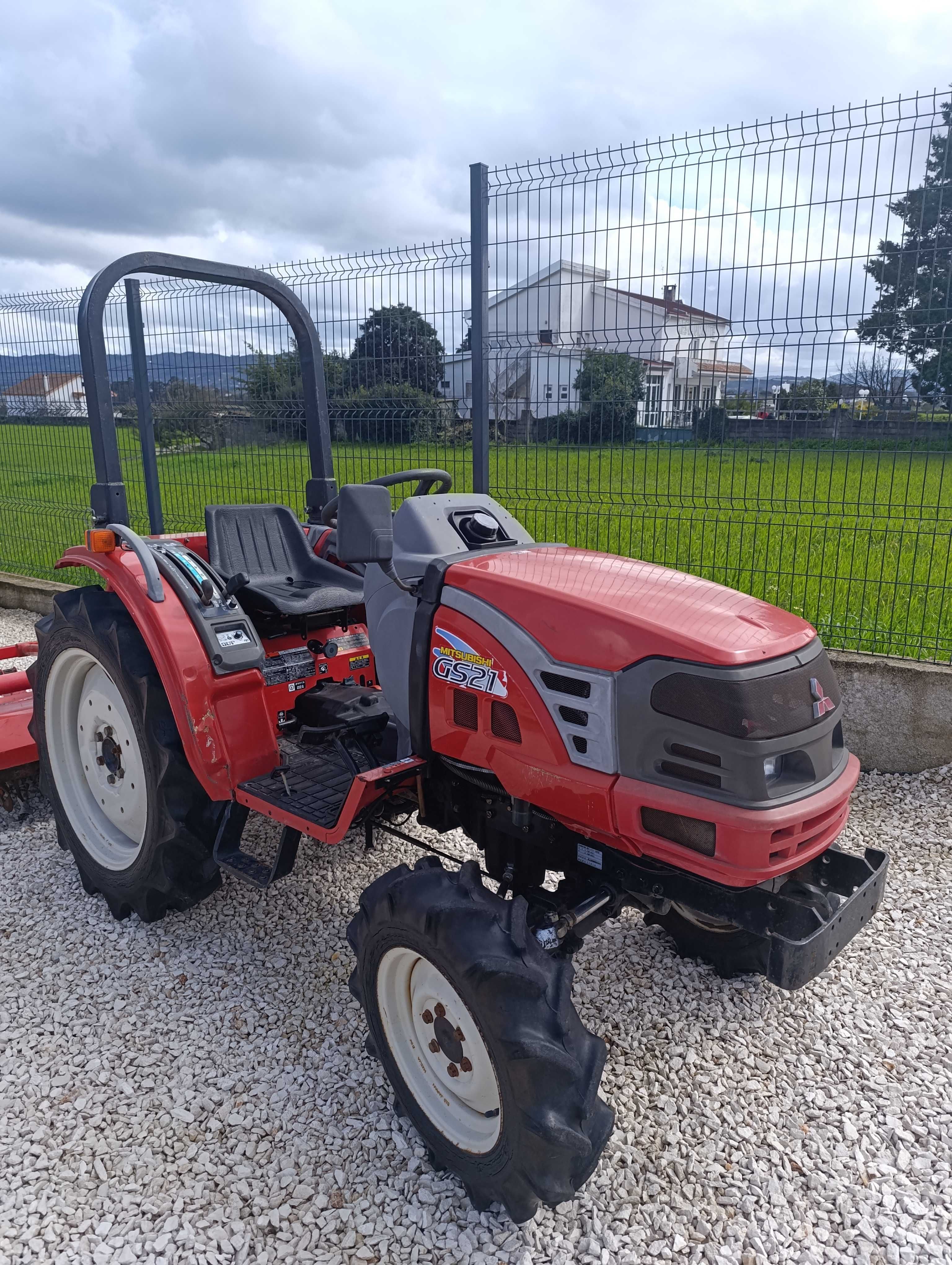 Mitsubishi GS21, 4x4 com frese