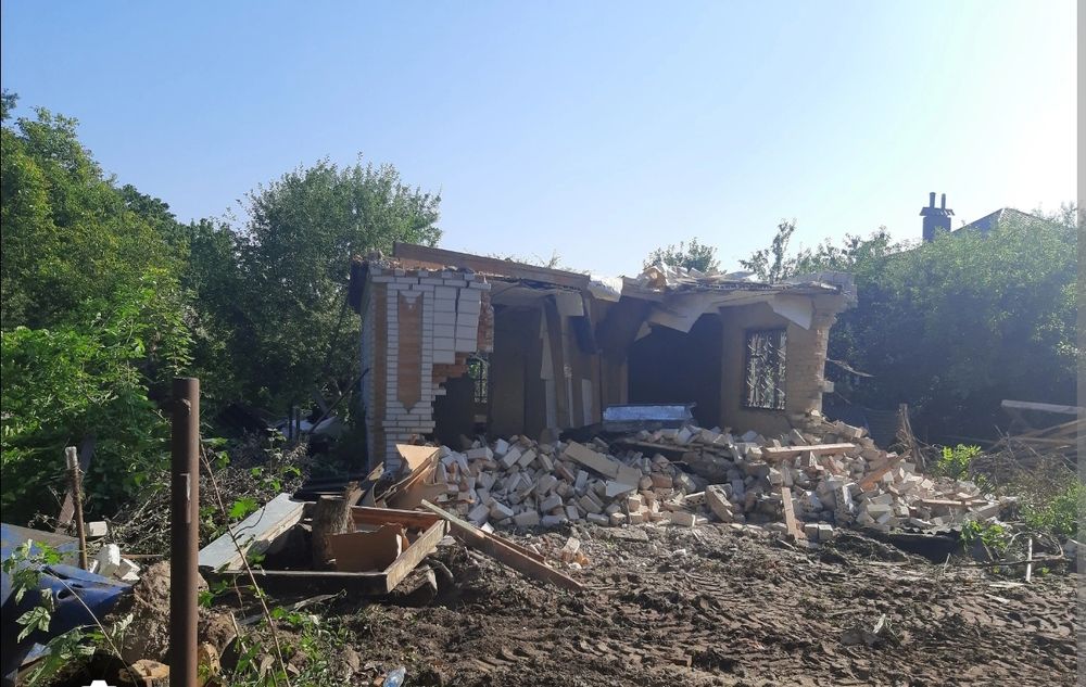 Демонтаж будівель, прибудов, сараїв. Вивіз сміття