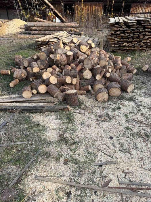 Дрова сосна рубані, пиляні в наявності.Доставка