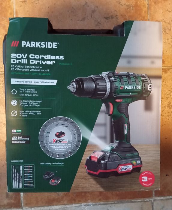 Aparafusadora Parkside 20V nova