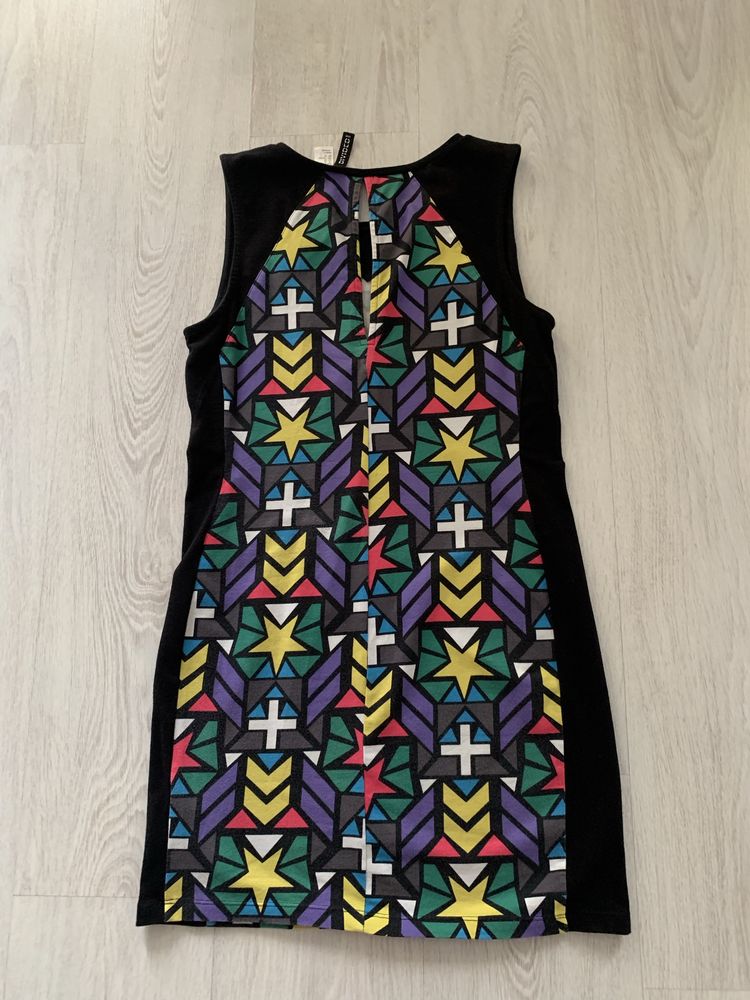 Wzorzysta kolorowa sukienka H&M