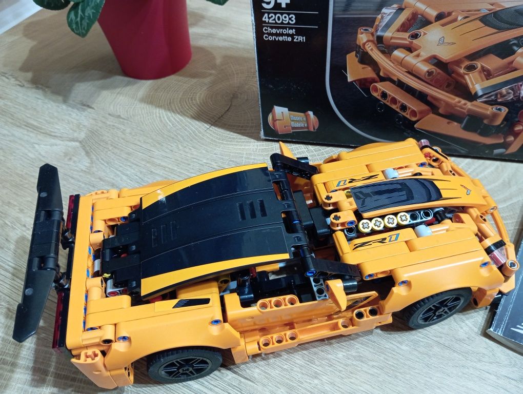 LEGO Technic 42093 Chevrolet Corvette ZR1