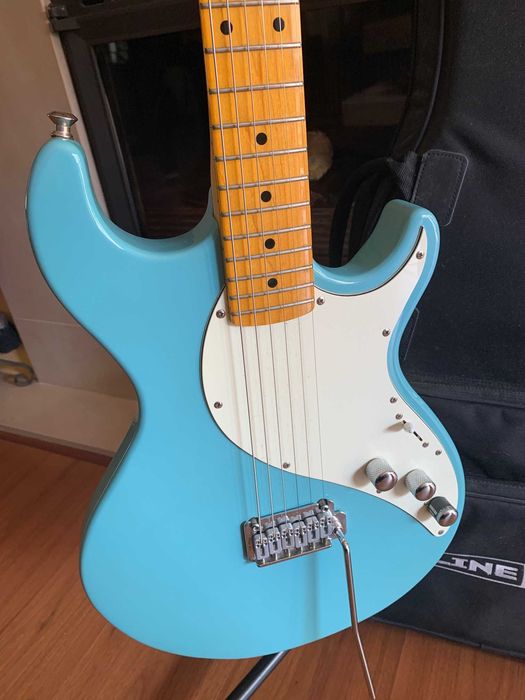 Guitarra Line 6 variax 600