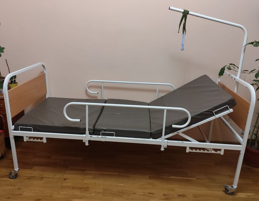 Кровать для лежачих больных б/у