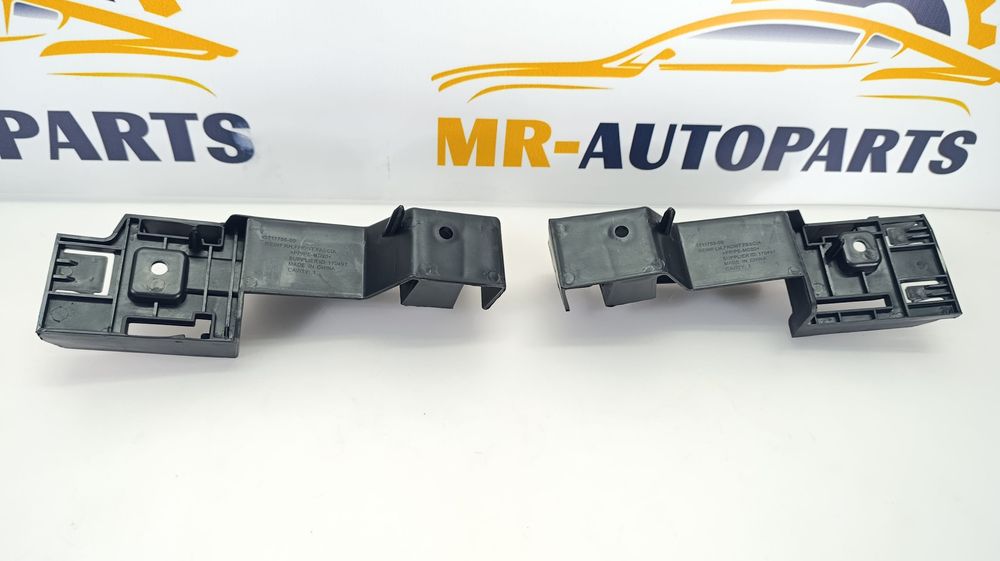 Кронштейн переднього бампера правий лівий Tesla Model 3 Highland