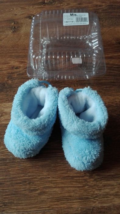 NOWE miękkie futrzane buciki kapcie buty niechodki