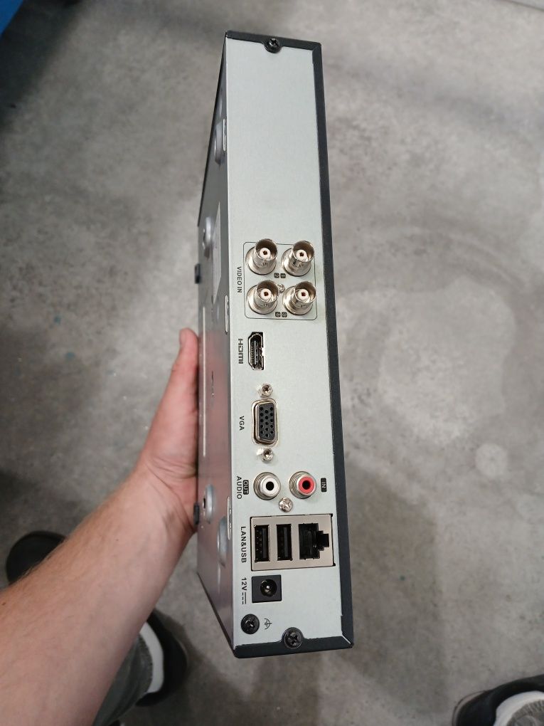 Videorejestrator hikvision