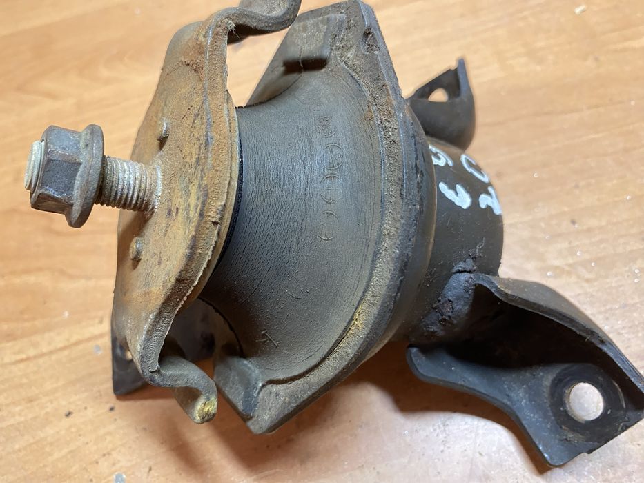 Подушка, права опора двигуна Mitsubishi Lancer 9 2.0