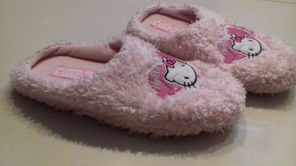Ciapy kapcie Hello Kitty rozm 32 microfibra