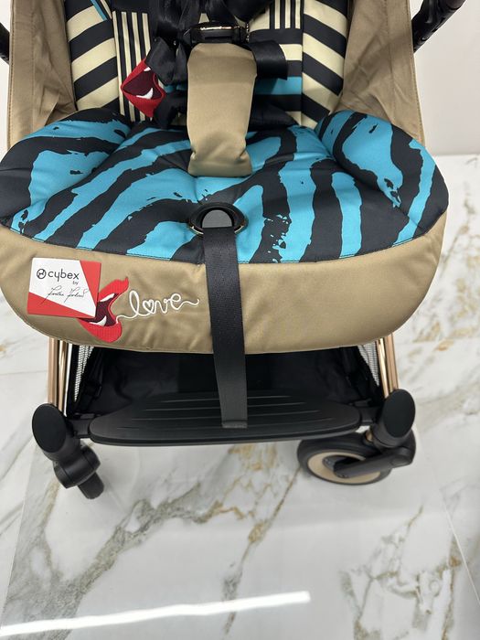 Новий візочок Cybex Coya by Karolina Kurkova One Love