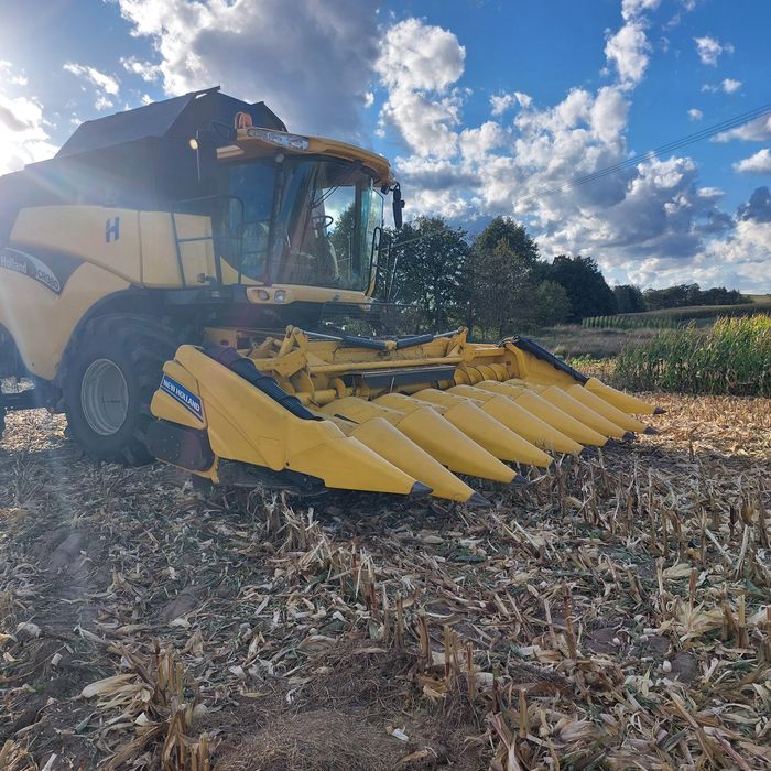 Zbiór kukurydzy, koszenie,dwa kombajny, przyczepa, napęd  4x4