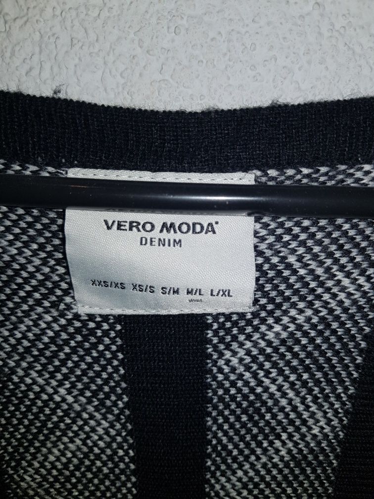 Narzuta, sweter, kardigan Vero Moda rozmiar m/l.