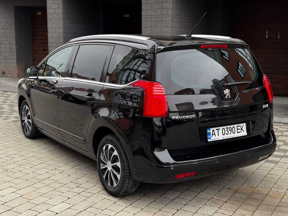 Peugeot 5008 2011