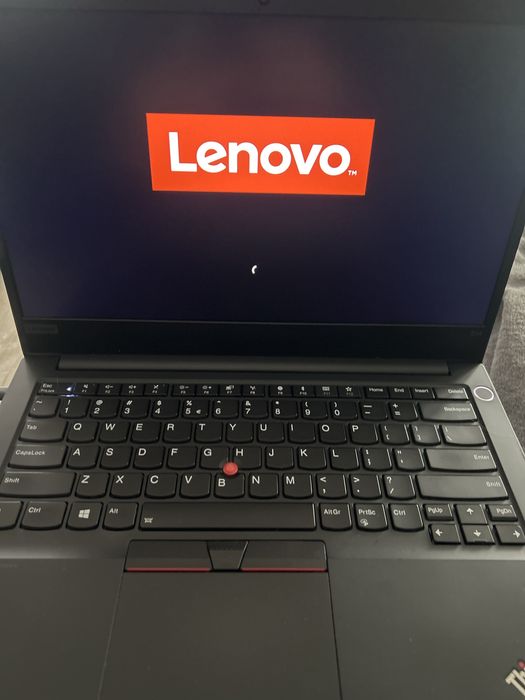 Laptop Poleasingowy Lenovo E14 :SSD 256GB/DDR4 16GB/i5-10210U 4R-8W/14
