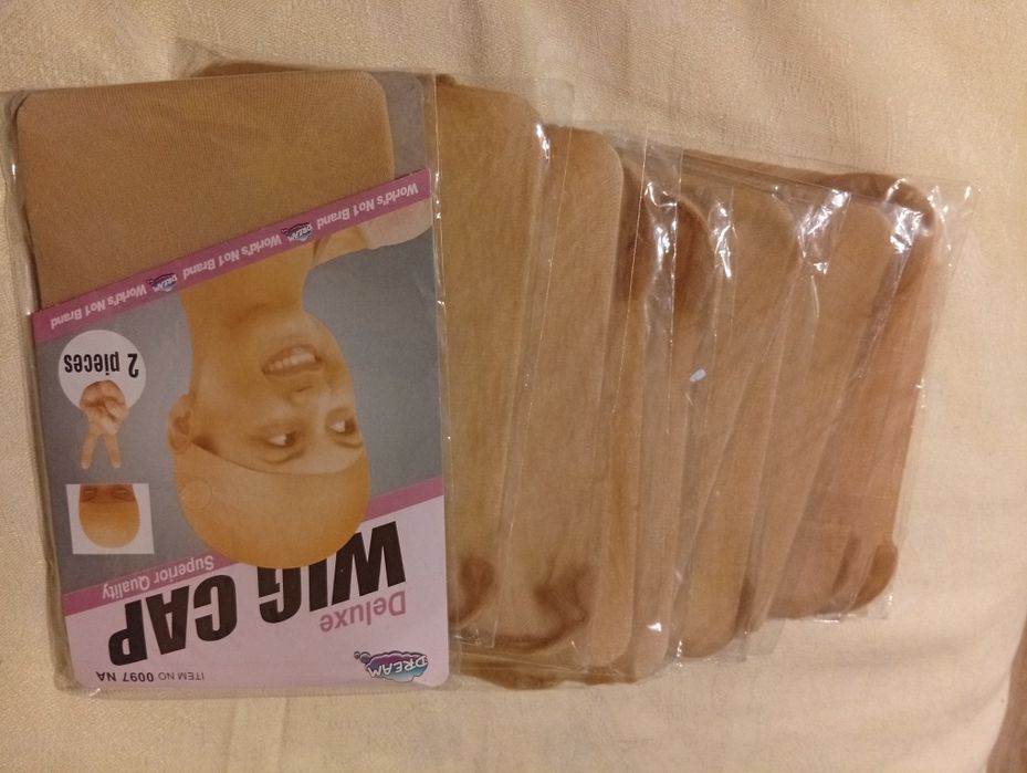 Czepek pod peruki cielisty, cienki.
